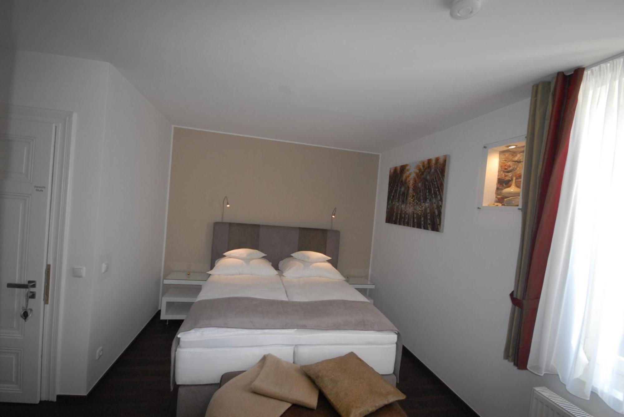 Landhotel Alte Toepferei Duisburg Exterior photo
