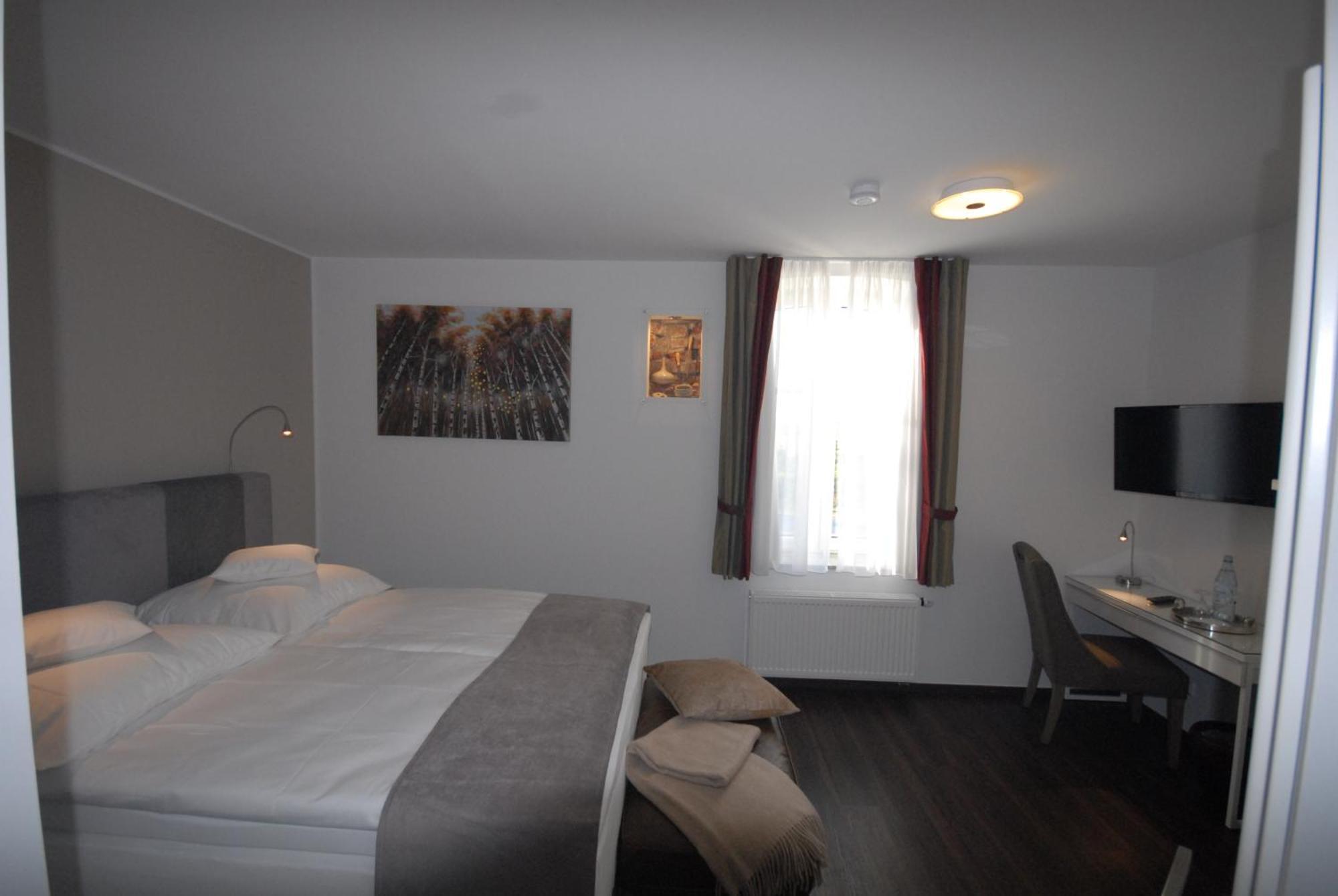 Landhotel Alte Toepferei Duisburg Exterior photo