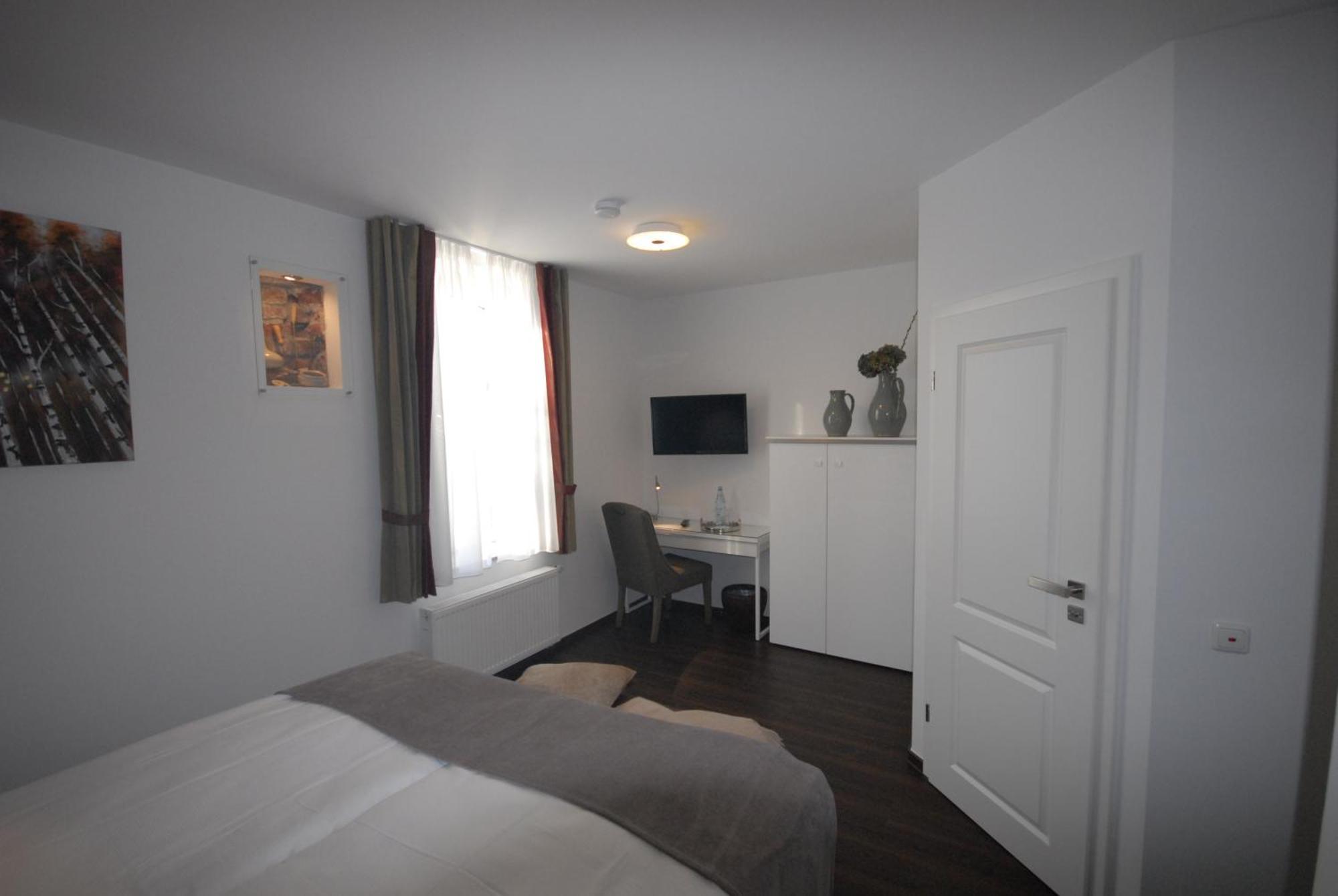 Landhotel Alte Toepferei Duisburg Exterior photo