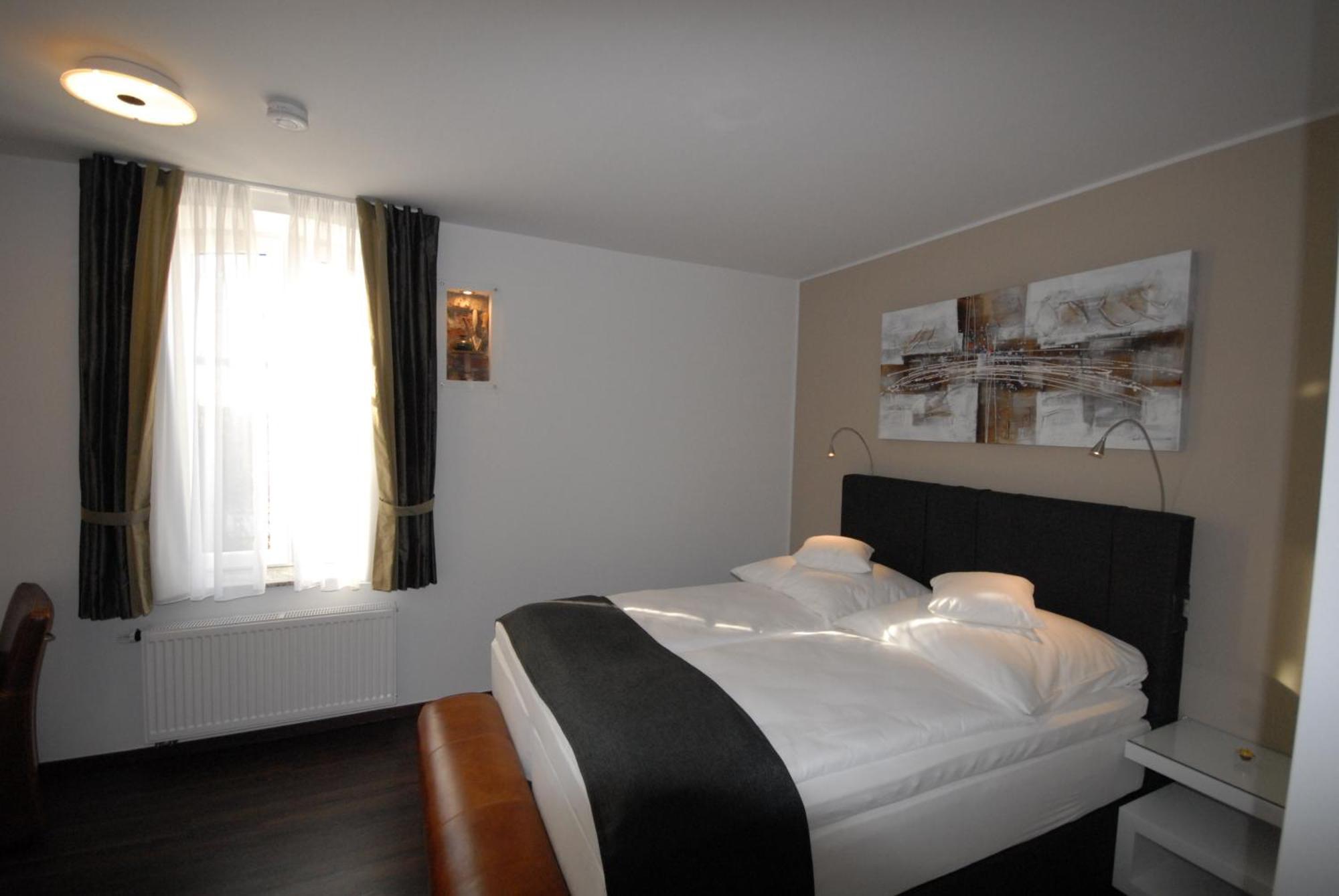 Landhotel Alte Toepferei Duisburg Exterior photo