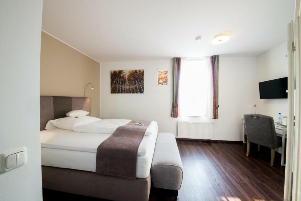 Landhotel Alte Toepferei Duisburg Exterior photo