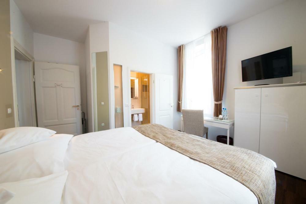 Landhotel Alte Toepferei Duisburg Exterior photo