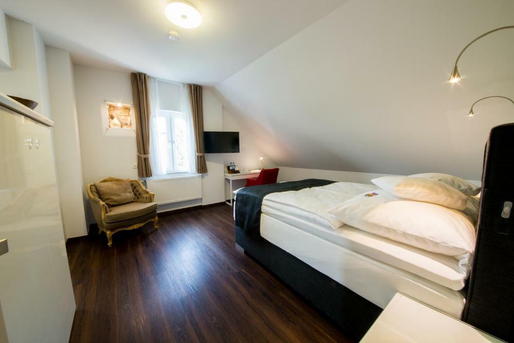 Landhotel Alte Toepferei Duisburg Exterior photo