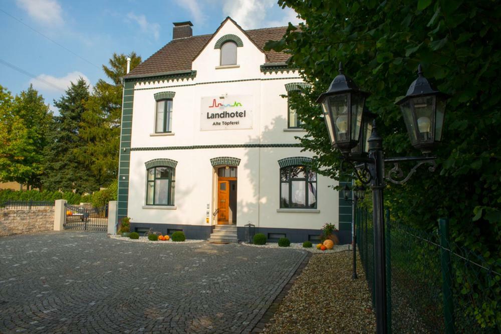 Landhotel Alte Toepferei Duisburg Exterior photo