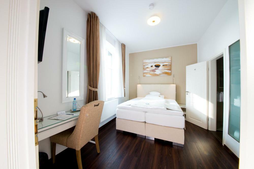 Landhotel Alte Toepferei Duisburg Exterior photo