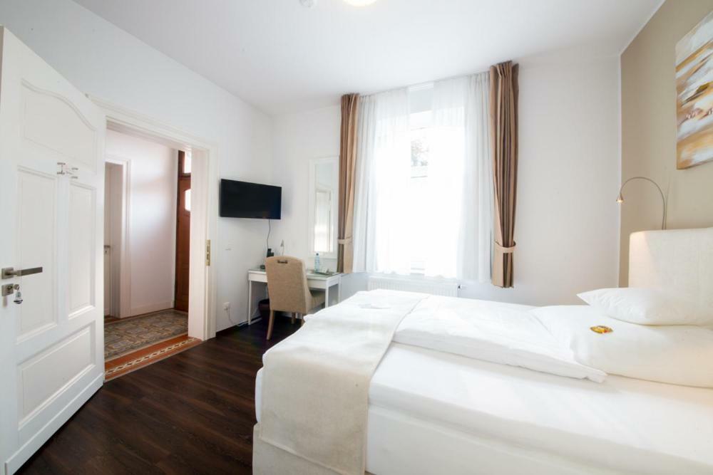 Landhotel Alte Toepferei Duisburg Exterior photo