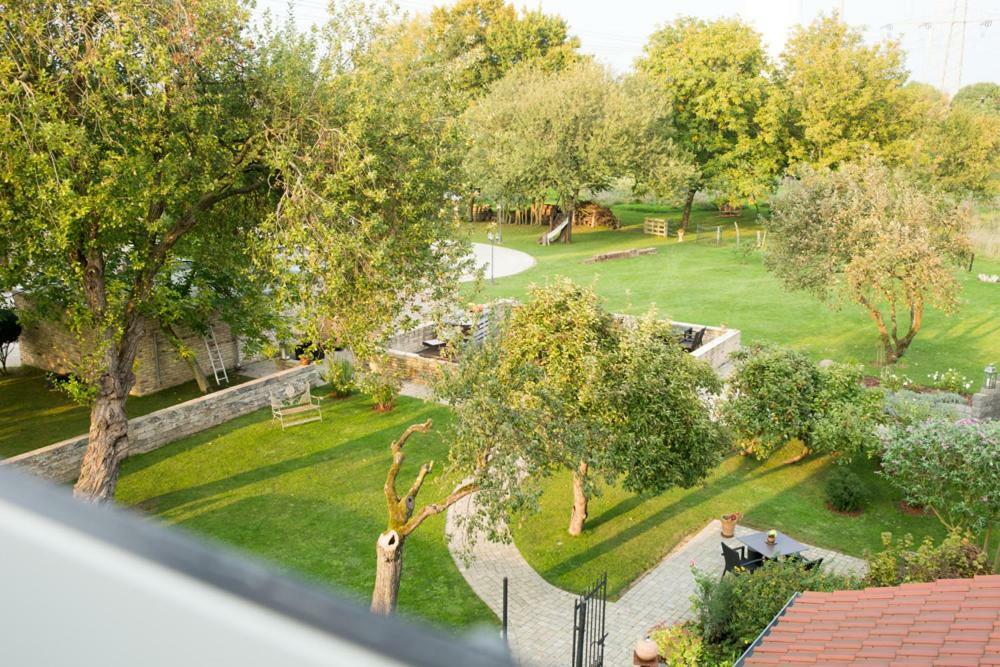 Landhotel Alte Toepferei Duisburg Exterior photo